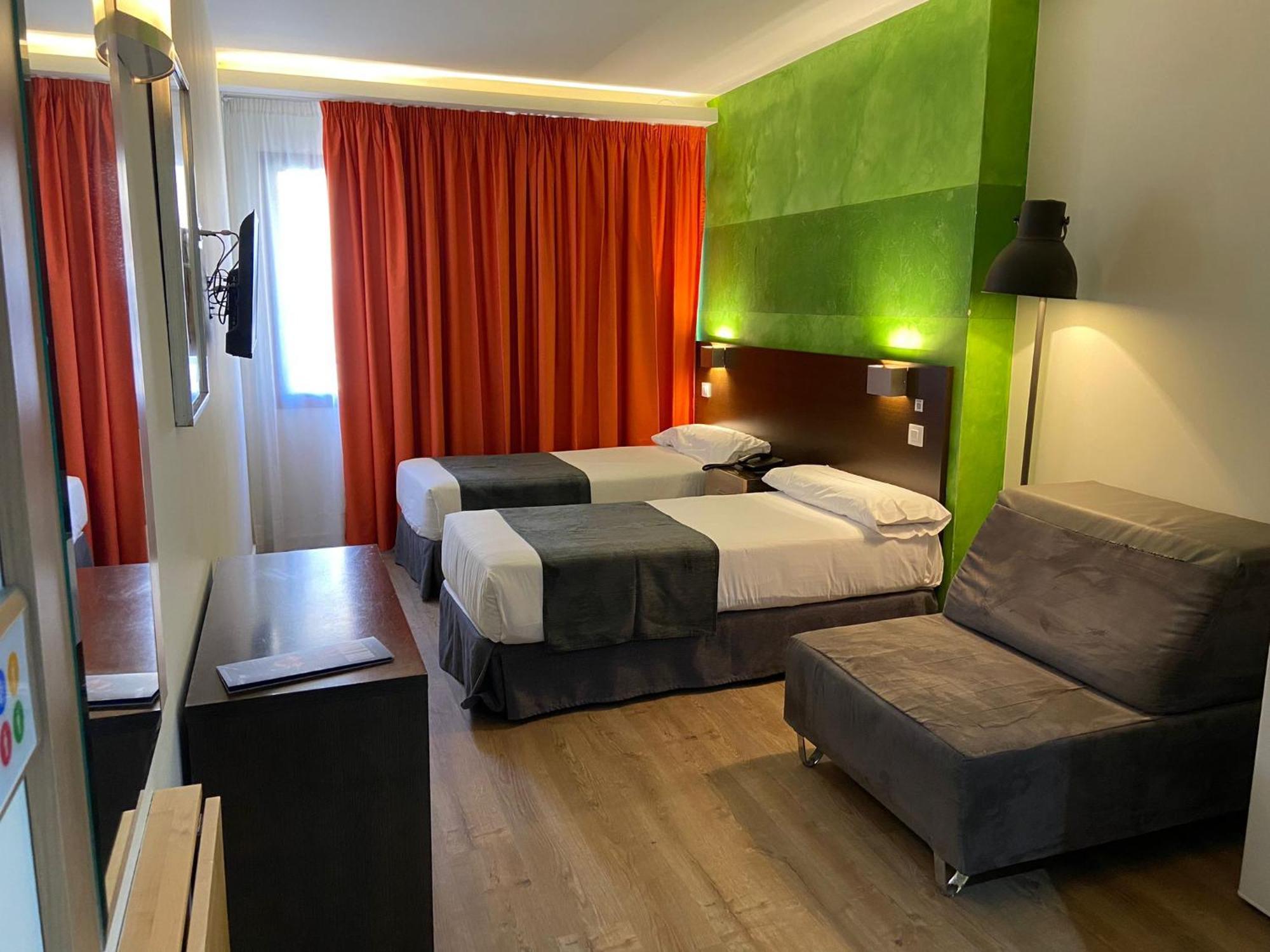 Apartamentos Recoletos Madrid Exterior photo