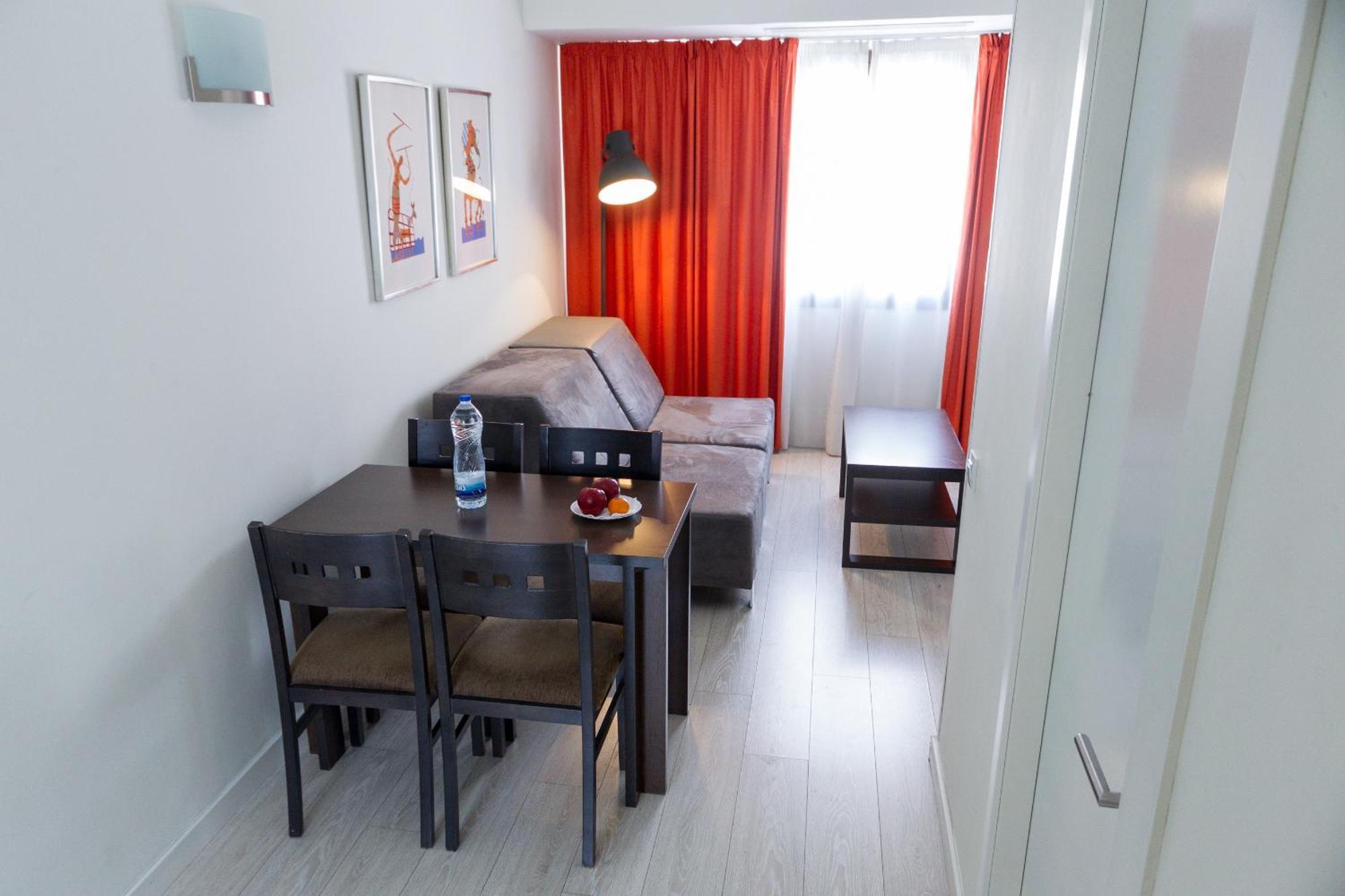 Apartamentos Recoletos Madrid Exterior photo
